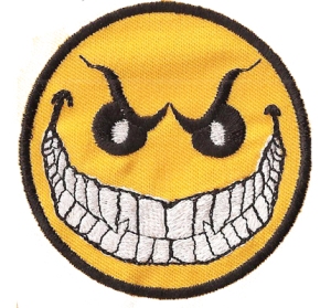 SmileyBadSmile_big_keep_smiling_emotikon_patch[1]